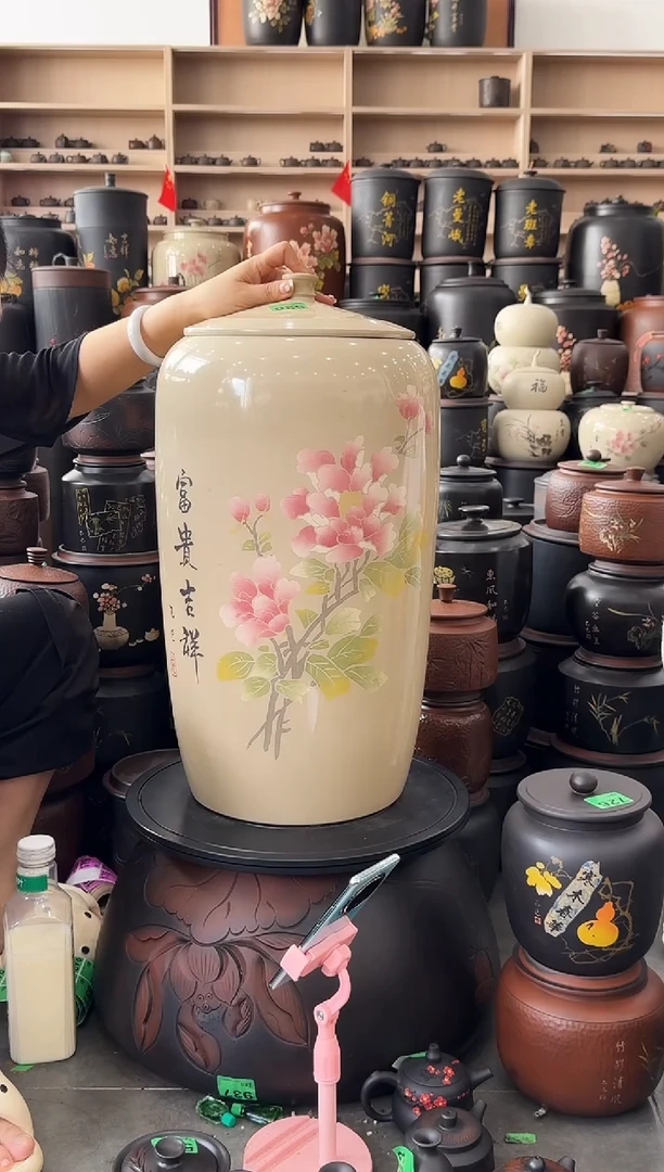 罐瑕疵 白泥彩填 亮光21饼茶缸 高57cm  530