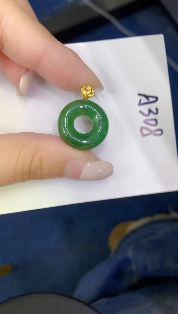 颈饰未镶嵌翡翠缅甸天然翡翠A货