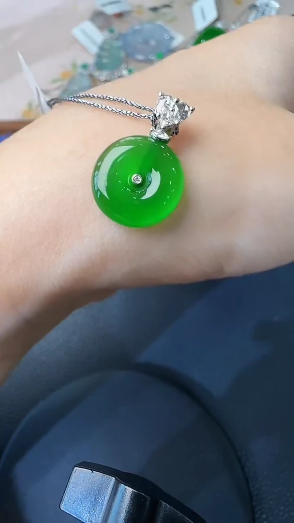 翡翠18K金镶嵌吊坠(不含链)哦****349分单