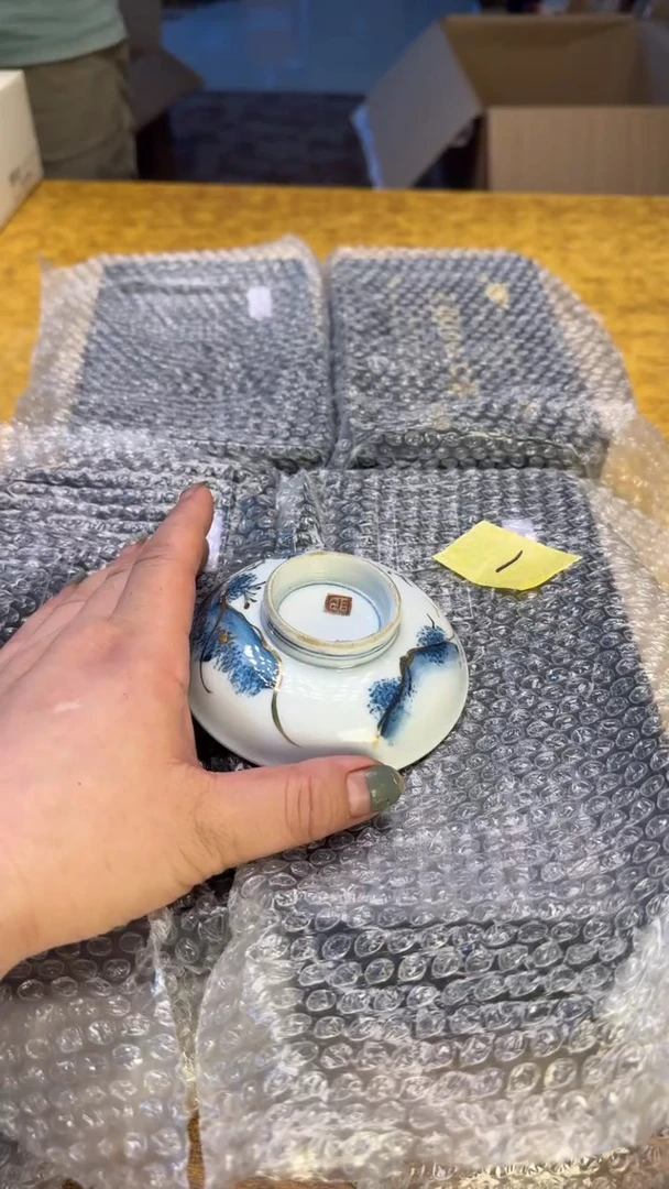 瓷器瓷瑕疵老破旧1芝麻四件碗