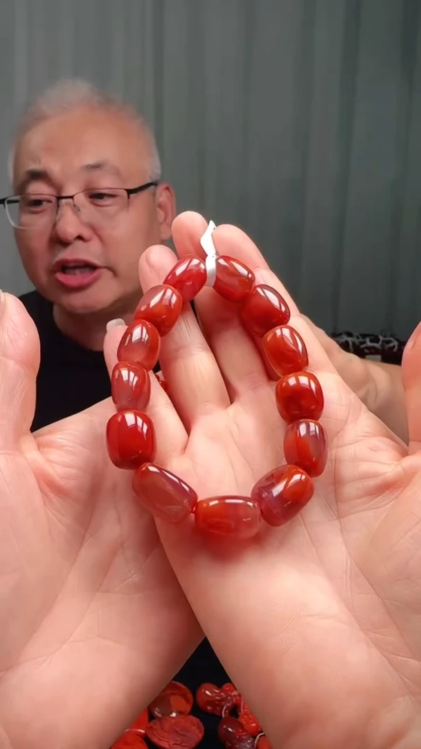 未镶嵌多样性发一件南红玛瑙58.6g原矿九口随型手串