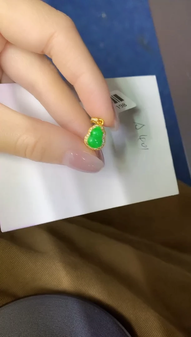 颈饰未镶嵌翡翠缅甸天然翡翠A货