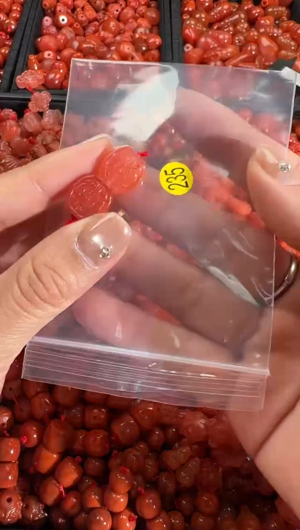 【闪购商品】南红玛瑙颈饰未镶嵌1