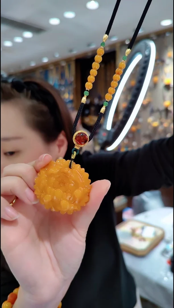 蜜蜡未镶嵌珠宝奇石﹣A211蜜蜡吊坠牡丹花