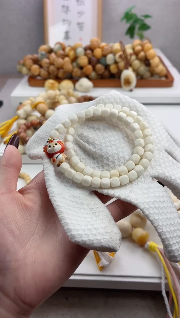 【闪购商品】菩提根/象牙果手串白玉菩提瓷白方糖+醒狮柴犬6*8双圈