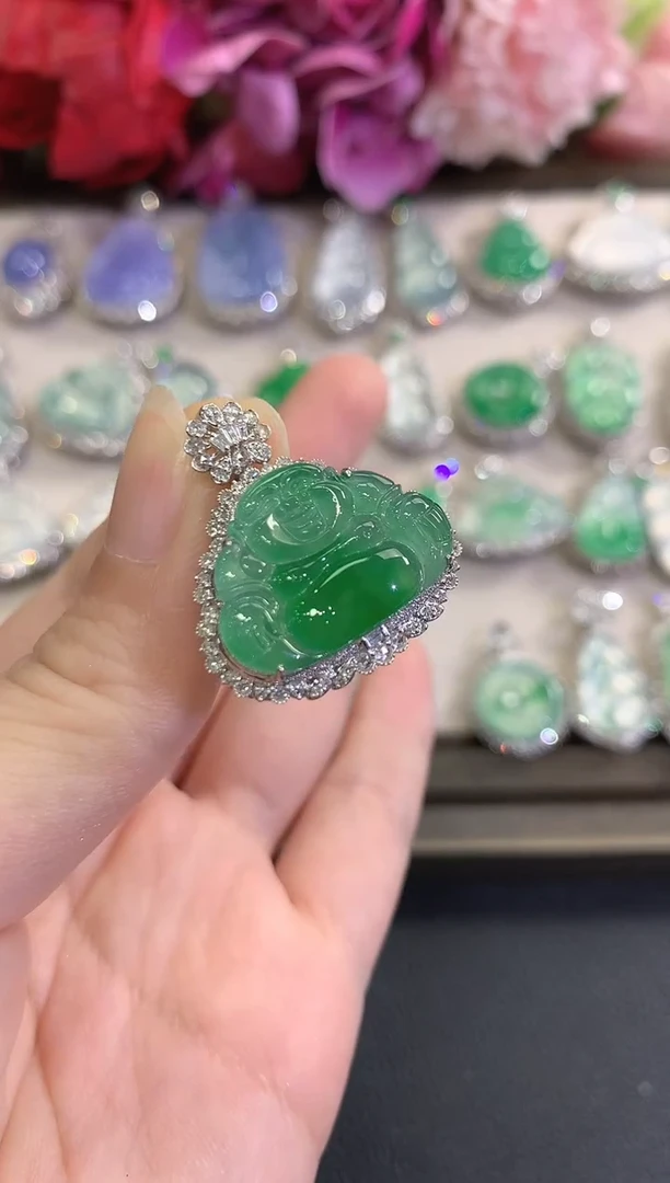 吊坠(不含链)18K金镶嵌翡翠春日珠宝 B95