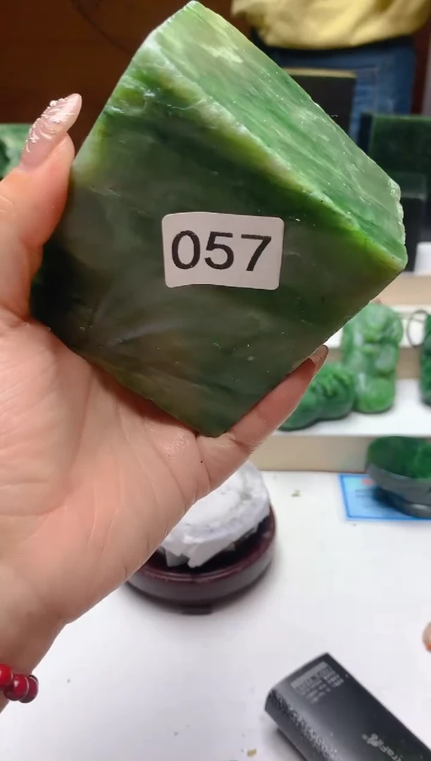 未镶嵌和田玉（碧玉）珠宝半成品0