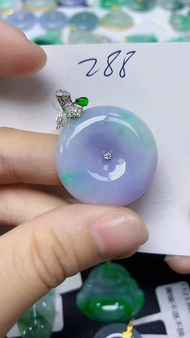翡翠18K金镶嵌颈饰 天然缅甸翡翠A货