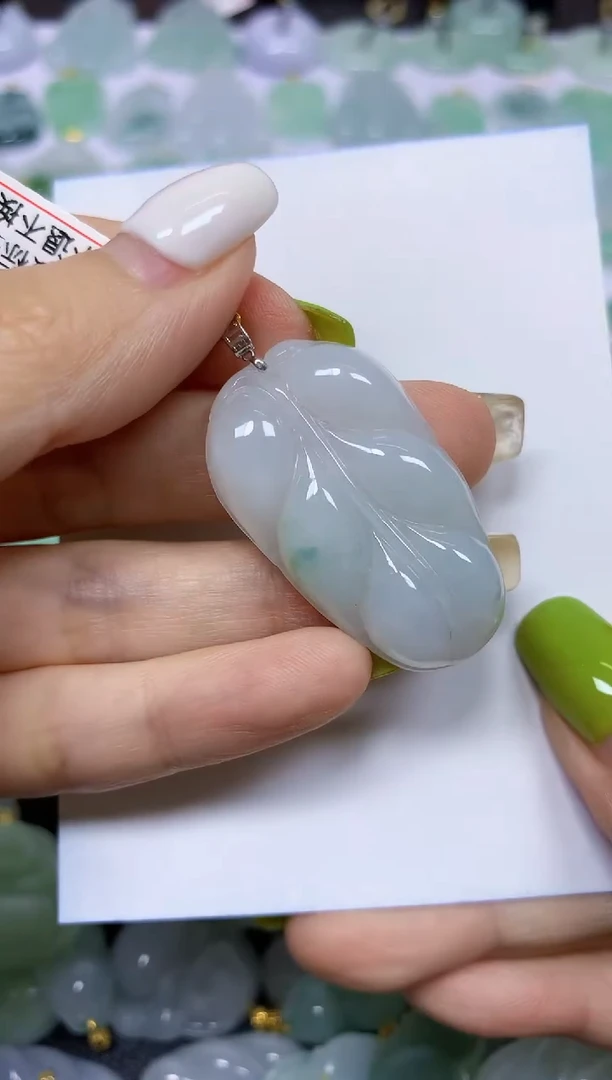 翡翠18K金镶嵌颈饰天然翡翠A货