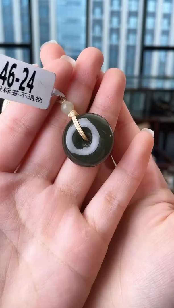 和田玉未镶嵌颈饰扣 24