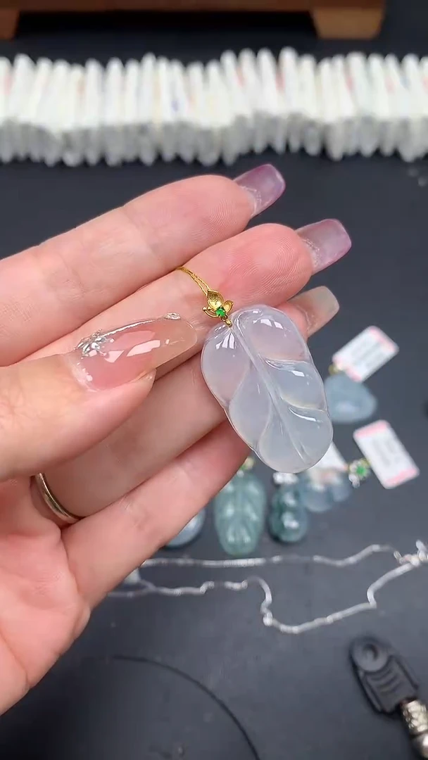 翡翠18K金镶嵌吊坠(不含链)MS190111