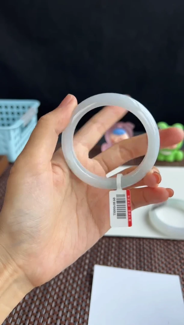 翡翠手镯未镶嵌59号52.9*10.2*7.8