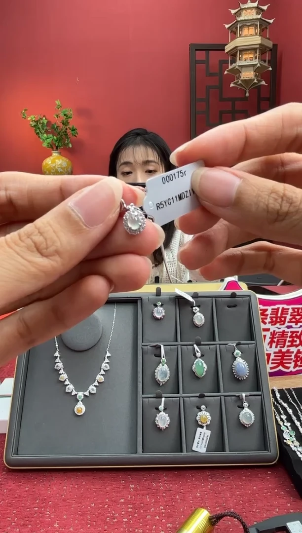 颈饰银S925镶嵌翡翠000175R