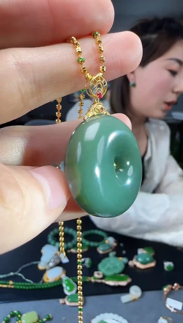 【闪购商品】和田玉吊坠(不含链)18K金镶嵌1