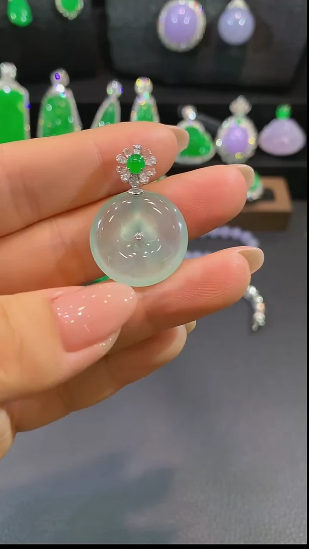 吊坠(不含链)18K金镶嵌翡翠吊坠