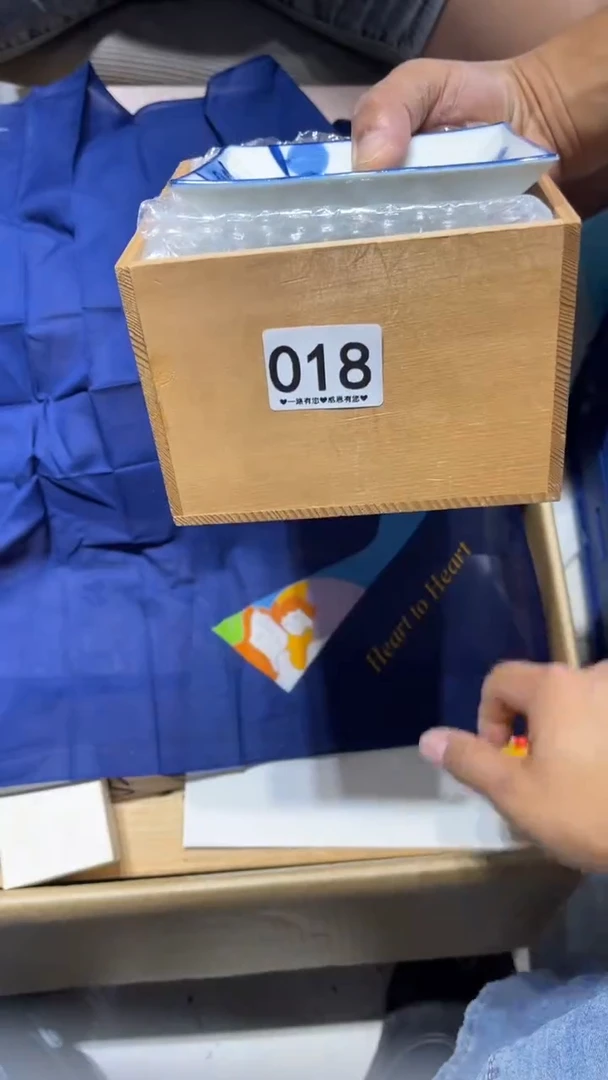 瓷片小**丶018.........