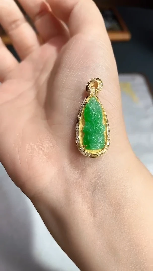 颈饰银S925镶嵌翡翠2025121401