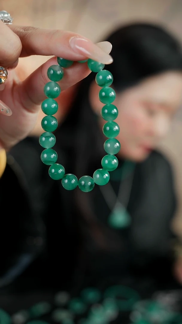 未镶嵌石英质玉（非洲翠）珠宝奇石手串（卡10）