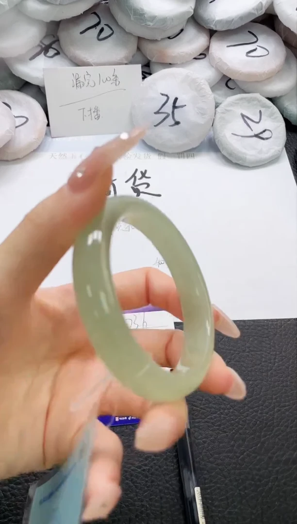 石英质玉手镯未镶嵌36-58