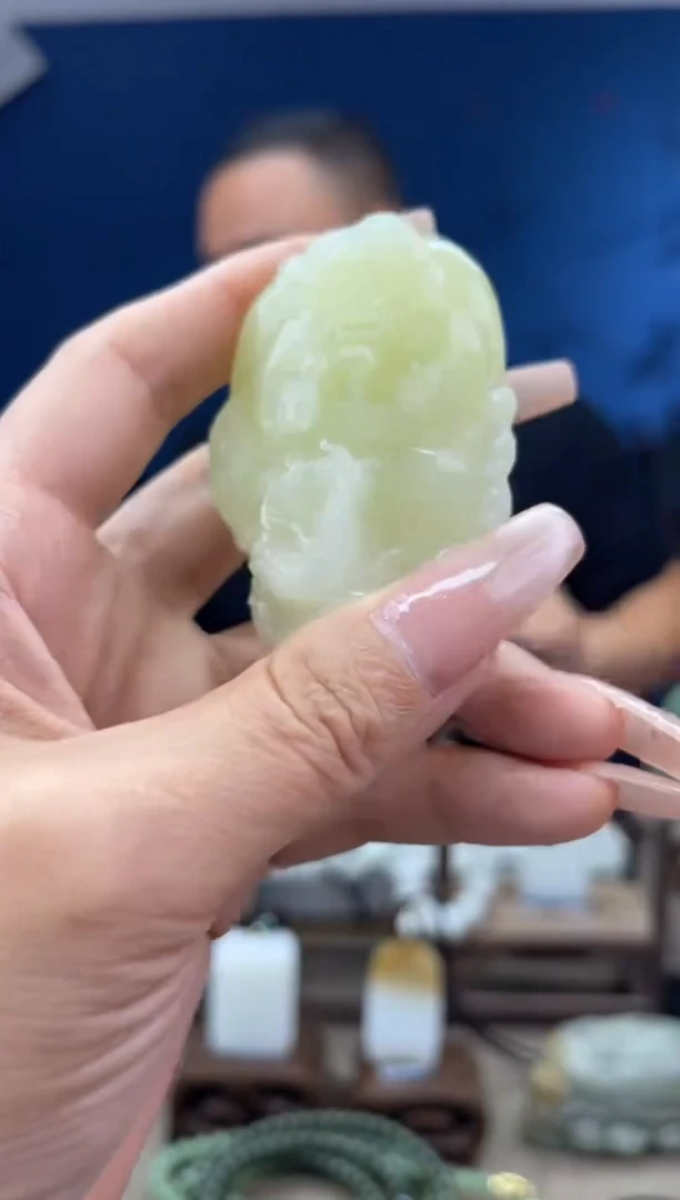 和田玉未镶嵌颈饰1