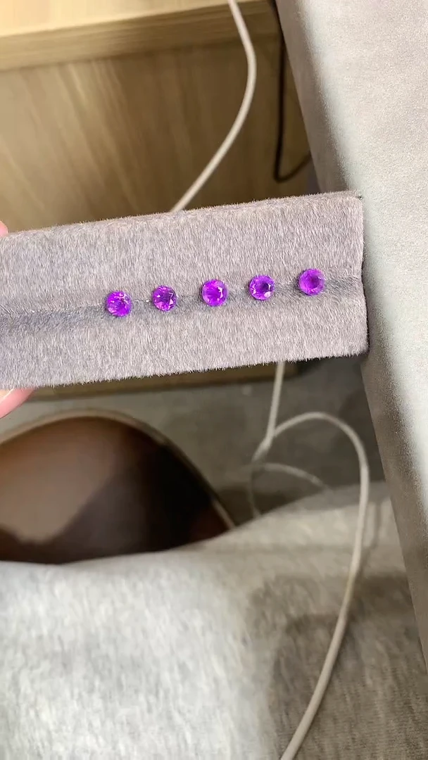 未镶嵌笔搁紫晶1裸石多样性发一颗