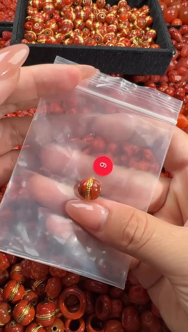 南红玛瑙未镶嵌颈饰1