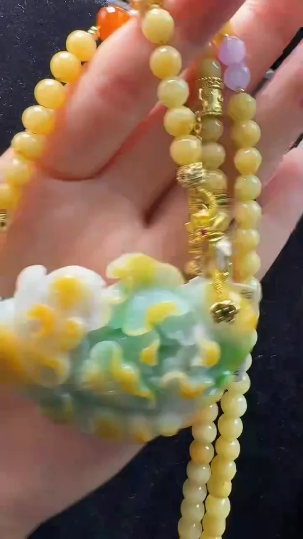 颈饰未镶嵌翡翠白菜