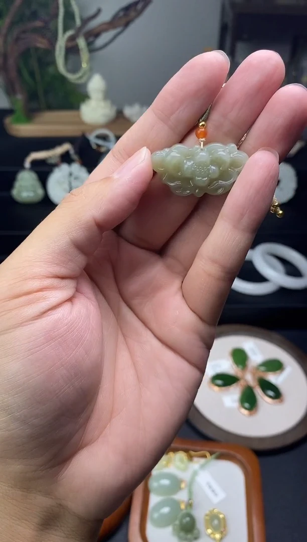 颈饰未镶嵌和田玉1