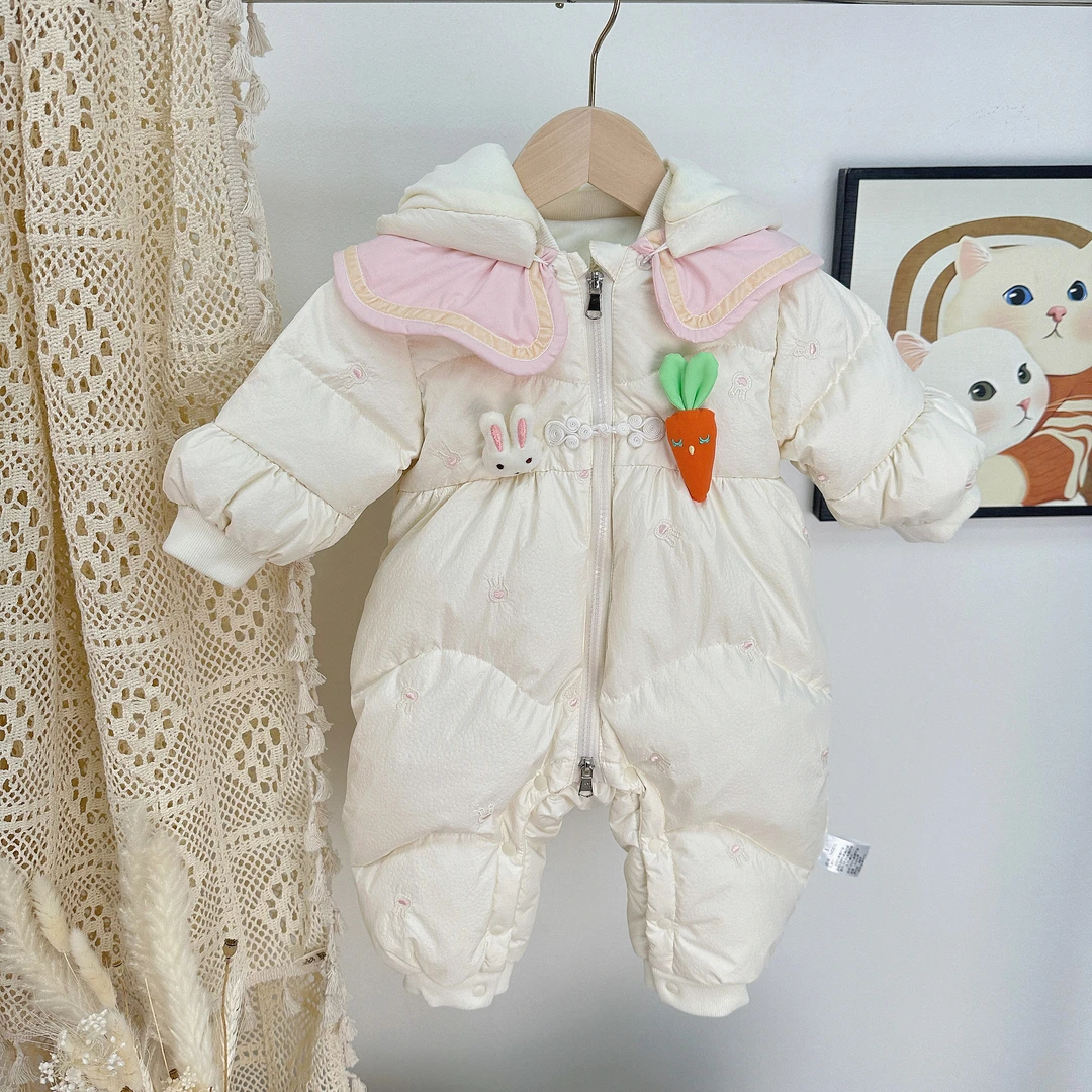 婴儿衣服冬装羽绒服加厚加绒冬季宝宝可爱萝卜小兔连体爬服5017