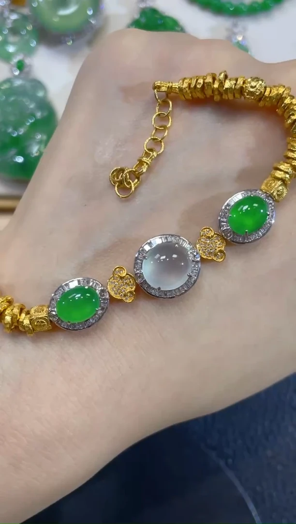 颈饰18K金镶嵌翡翠团购1