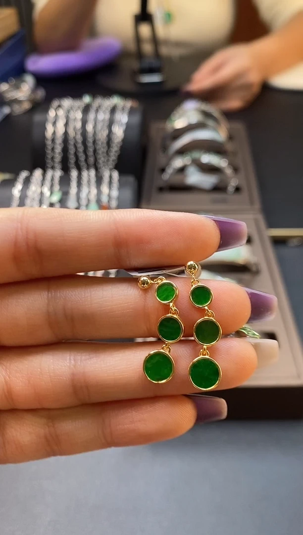 颈饰银S925镶嵌翡翠净货16700