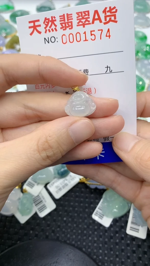 翡翠18K金镶嵌颈饰1111111111