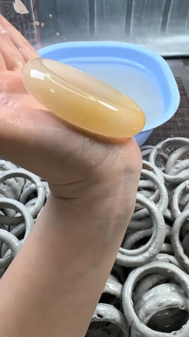 【闪购商品】石英质玉手镯未镶嵌3