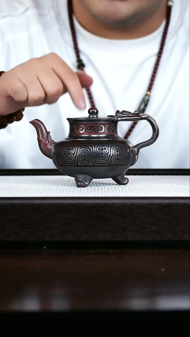 茶壶紫砂铁血红沙 三足赤龙壶