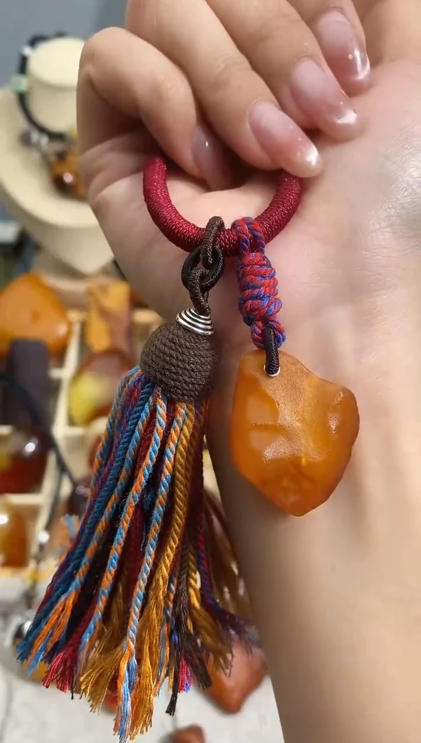 未镶嵌琥珀裸石似玉