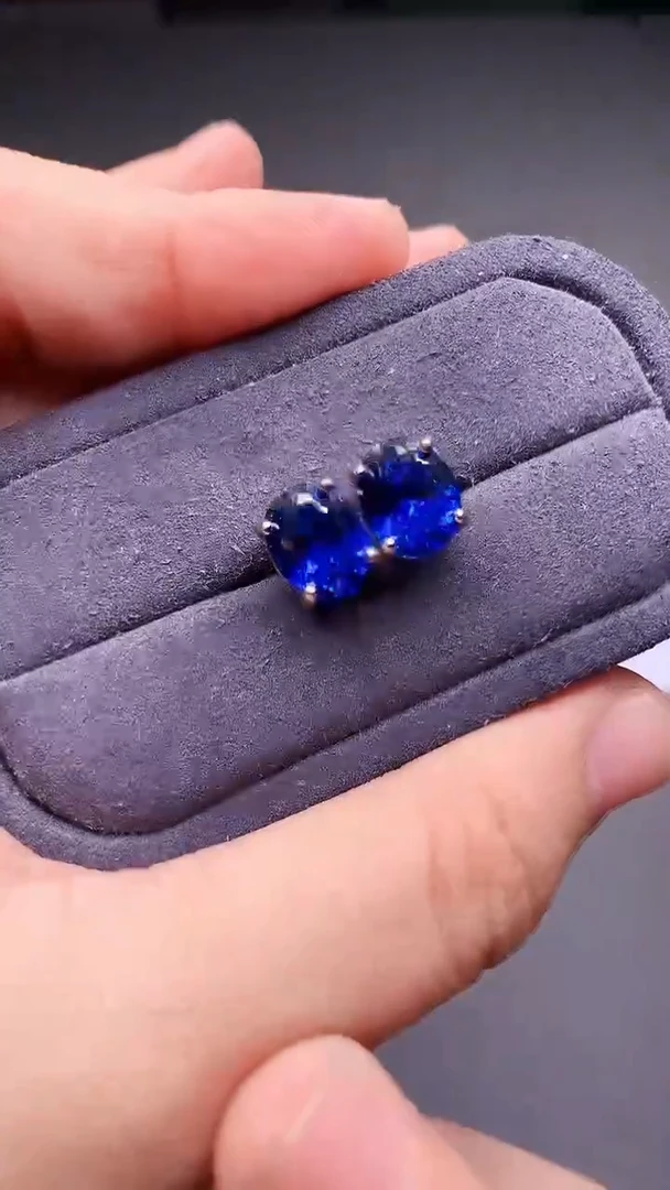 耳饰蓝宝石银S925镶嵌..