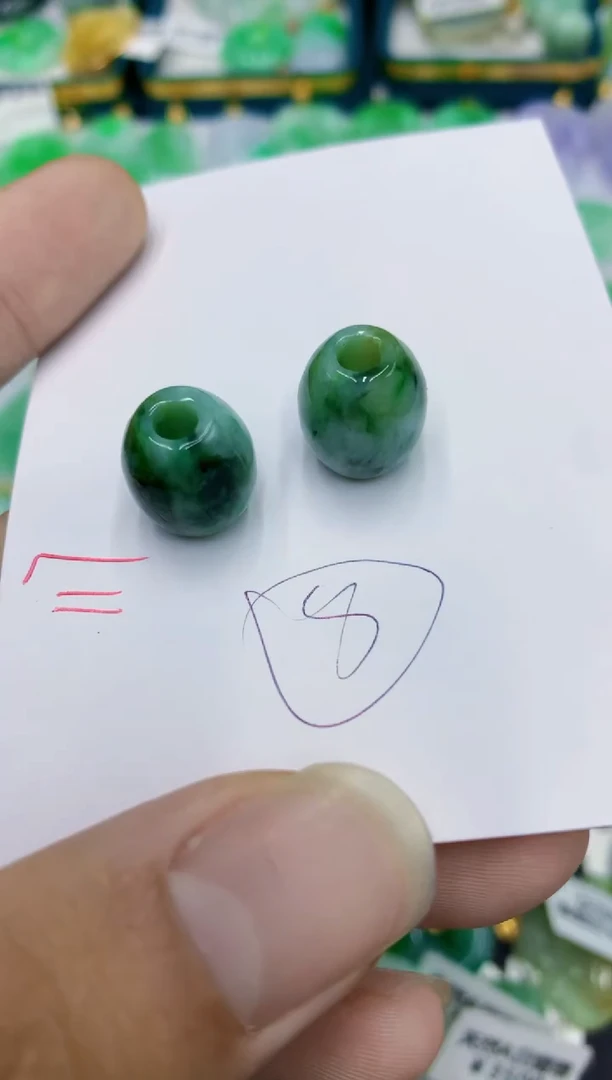 翡翠未镶嵌颈饰1111111111多样性发其一