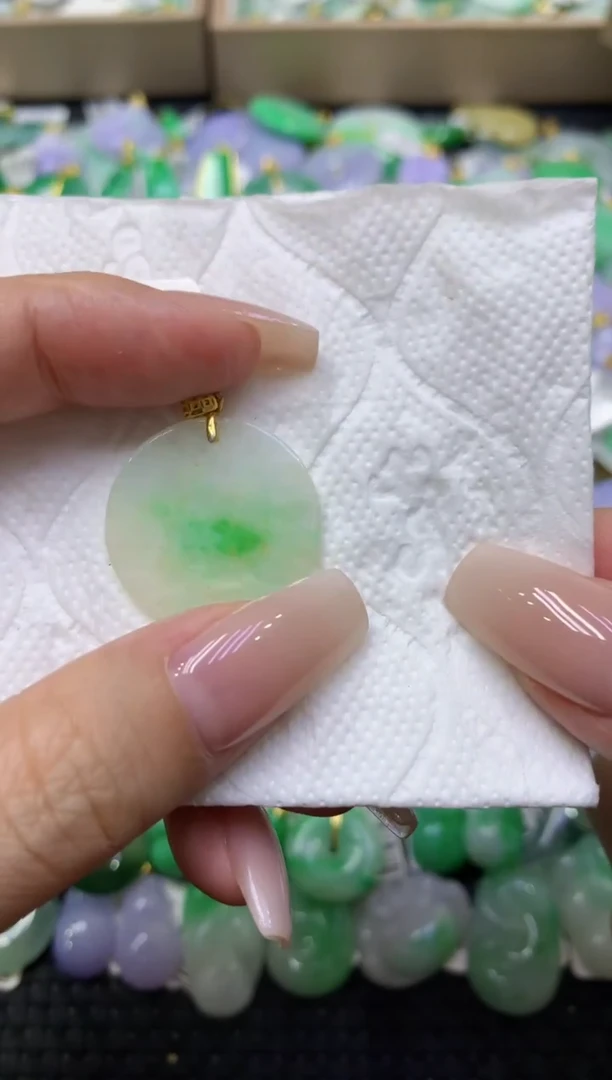 颈饰未镶嵌翡翠天然缅甸翡翠A货