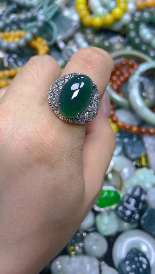 颈饰未镶嵌翡翠/M/翡翠A货，一件也是批发价