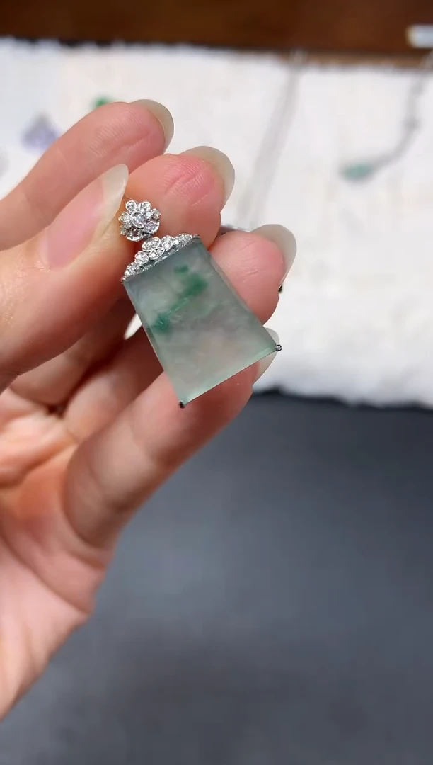 吊坠(不含链)18K金镶嵌翡翠W219|4800