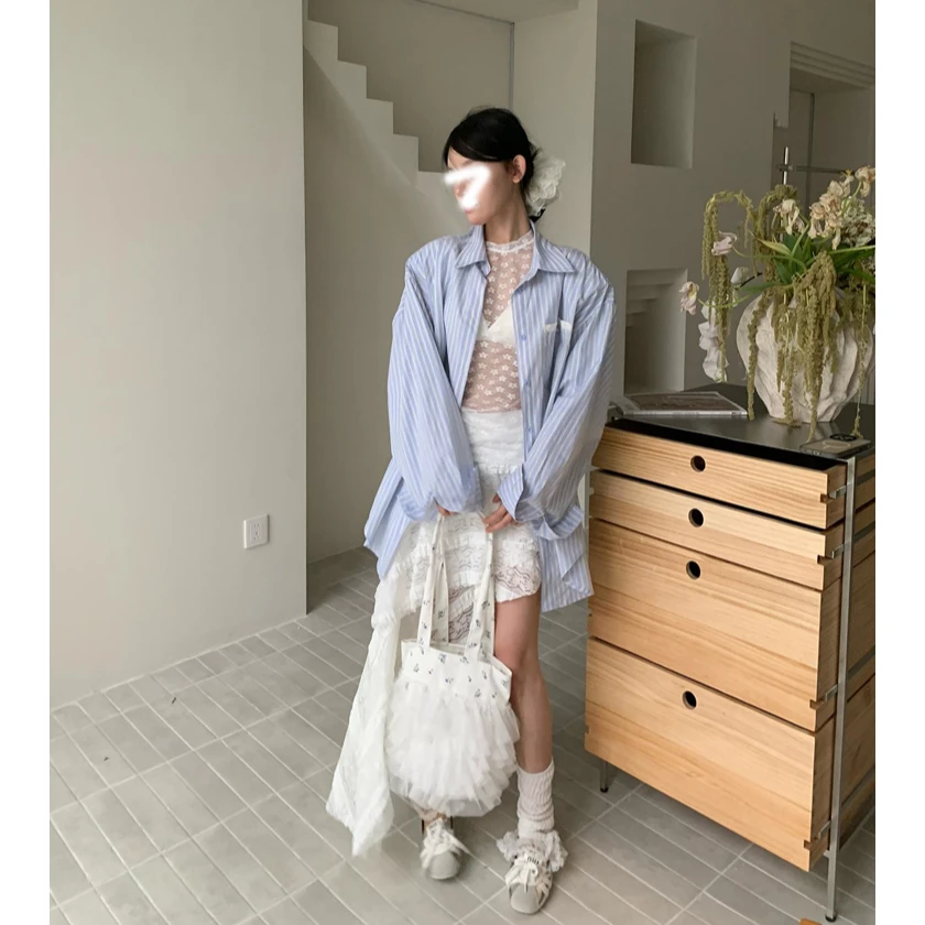 休闲慵懒风条纹衬衫+纯欲气质镂空网纱超透t恤套+不规则半裙套装