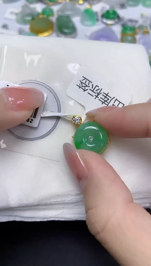 颈饰未镶嵌翡翠天然缅甸翡翠A货多样性发一件