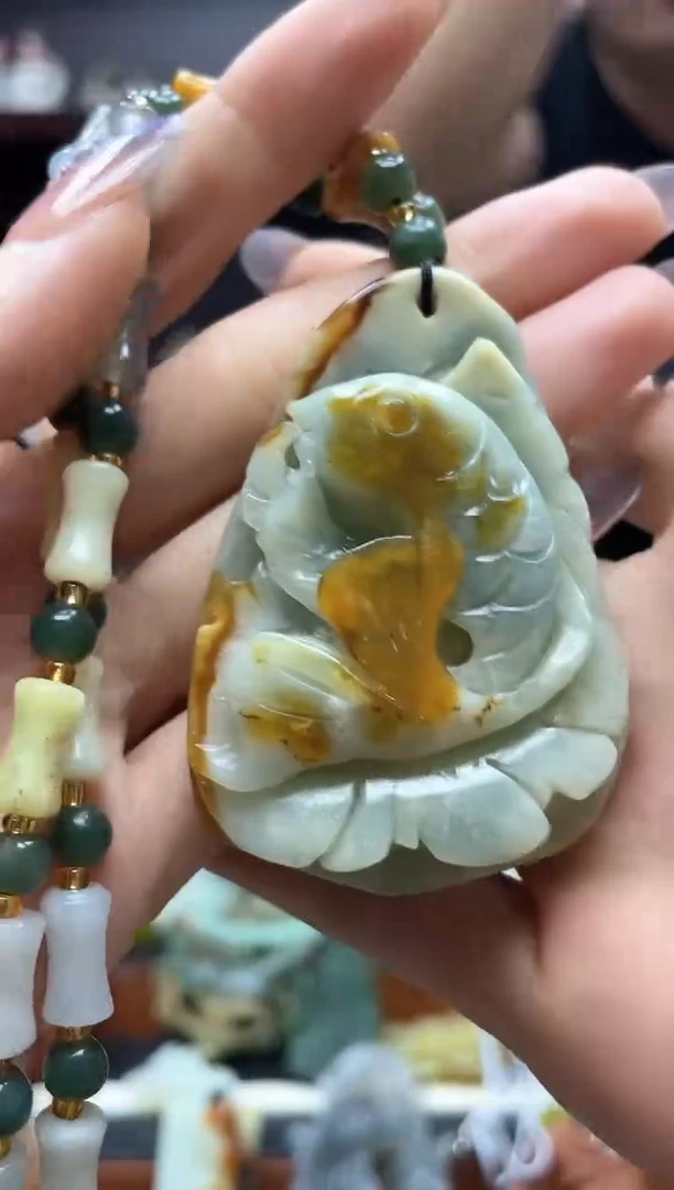 未镶嵌岫玉吊坠·