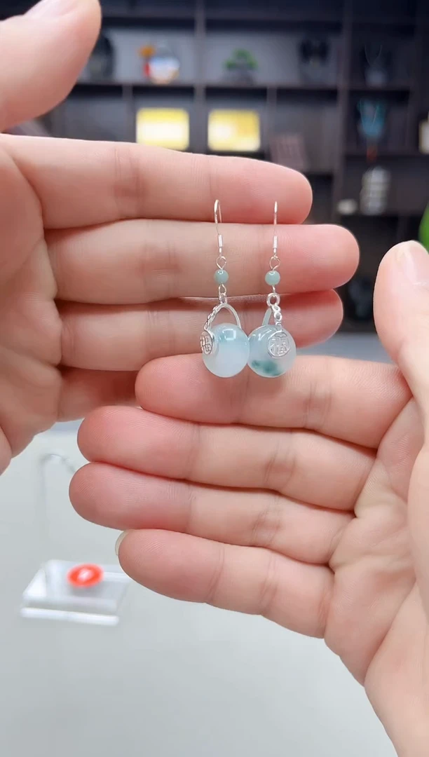 未镶嵌石英质玉（天山翠）耳饰721000