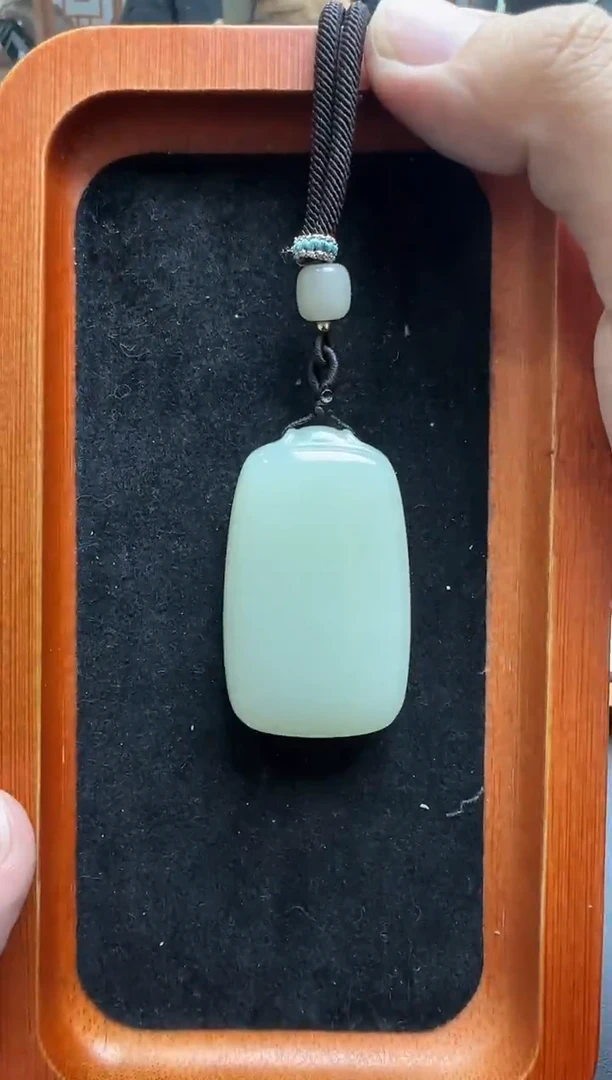 颈饰未镶嵌和田玉无事牌