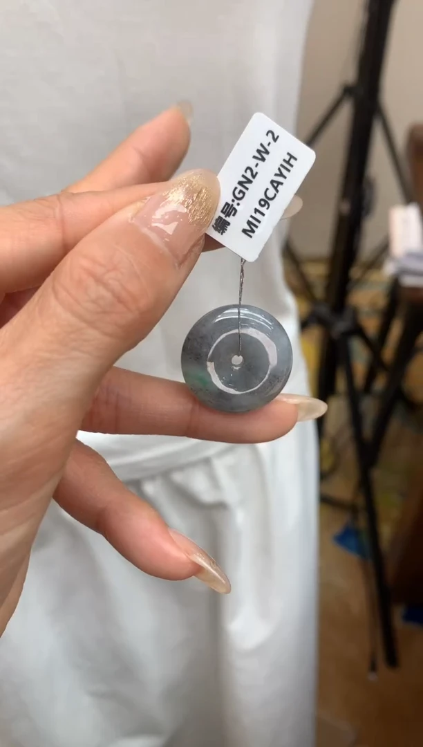 【闪购商品】翡翠颈饰未镶嵌平安扣