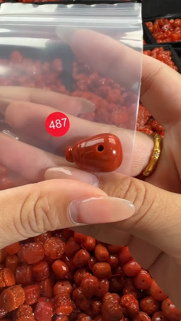 颈饰未镶嵌南红玛瑙1