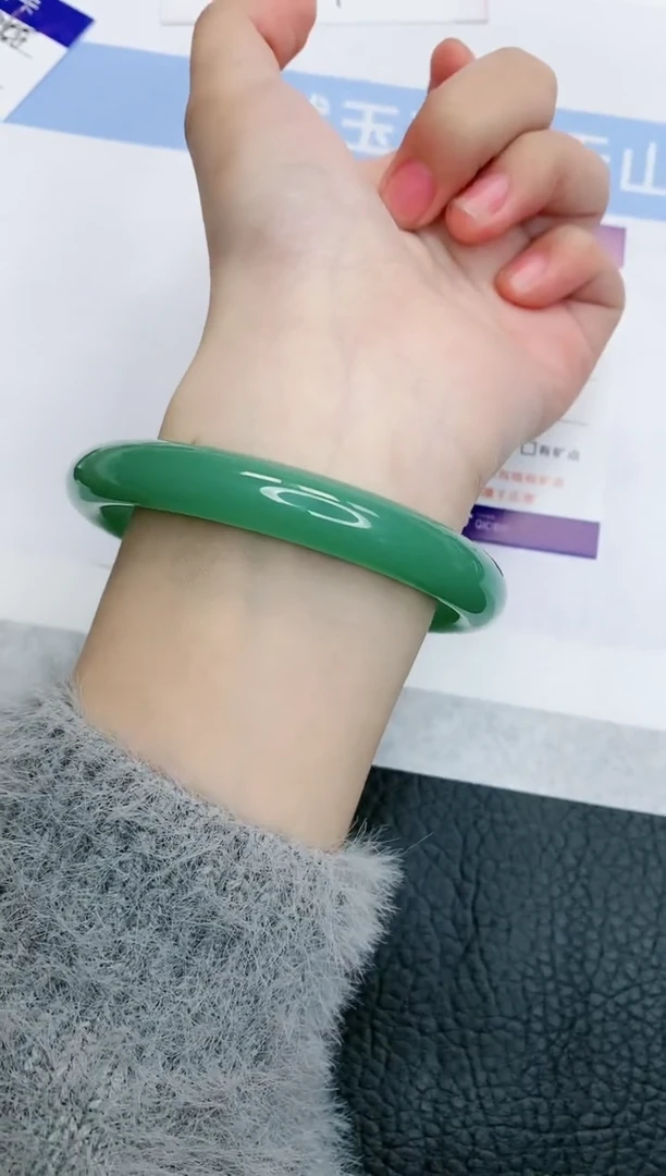 【闪购商品】石英质玉手镯未镶嵌D249-64+