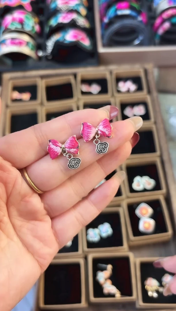 织绣艺枝独绣手工饰品234