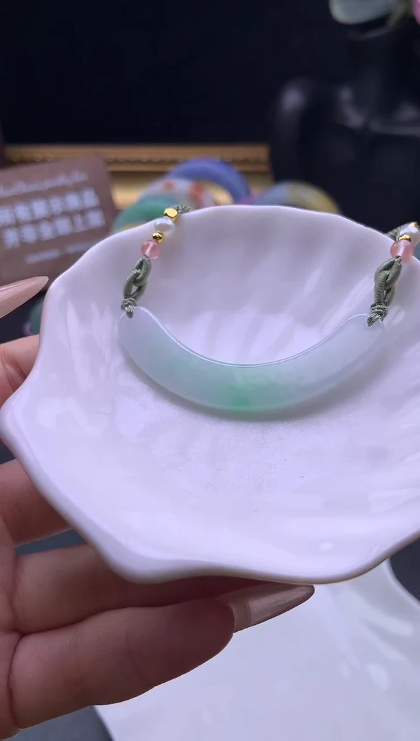 未镶嵌挂件翡翠玉璜